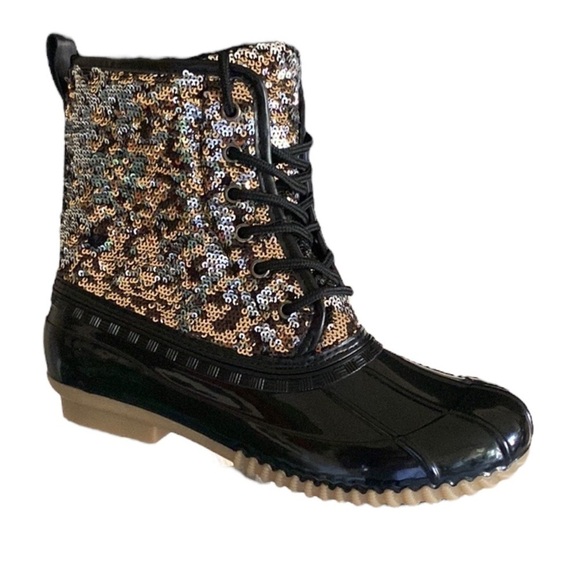OLIVIA MILLER Water Resistant Black with Gold Sequin Duck Boots Size 7 N… - Picture 8 of 15